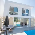 Casa vacanze 4-schlafzimmer-villa Mit Pool Im Zentrum Von By Interhome Protaras