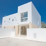 4-schlafzimmer-villa Mit Pool Im Zentrum Von By Interhome Protaras