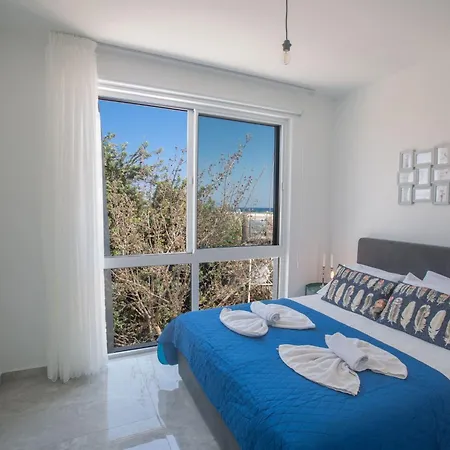 4-schlafzimmer-villa Mit Pool Im Zentrum Von By Interhome