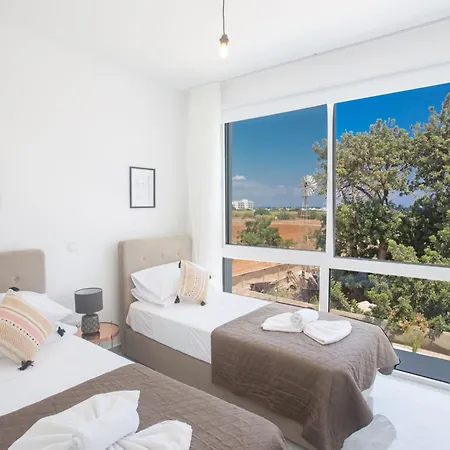 4-schlafzimmer-villa Mit Pool Im Zentrum Von By Interhome Сasa de vacaciones Protaras