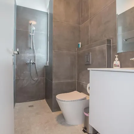 Сasa de vacaciones 4-schlafzimmer-villa Mit Pool Im Zentrum Von By Interhome Protaras