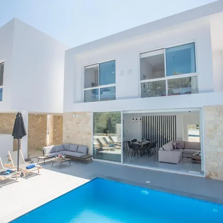 4-schlafzimmer-villa Mit Pool Im Zentrum Von By Interhome Сasa de vacaciones Protaras