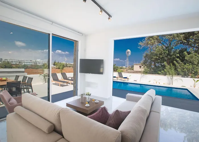 4-schlafzimmer-villa Mit Pool Im Zentrum Von By Interhome Nyaraló Protarász