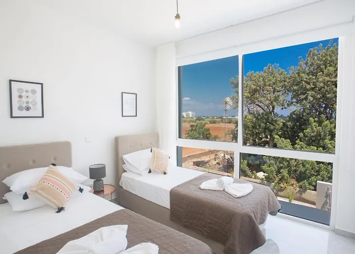 4-schlafzimmer-villa Mit Pool Im Zentrum Von By Interhome Nyaraló Protarász