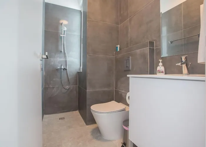 Prázdninový dům 4-schlafzimmer-villa Mit Pool Im Zentrum Von By Interhome Protaras