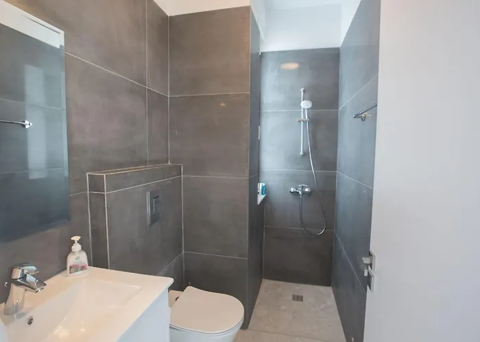 4-schlafzimmer-villa Mit Pool Im Zentrum Von By Interhome Protarász