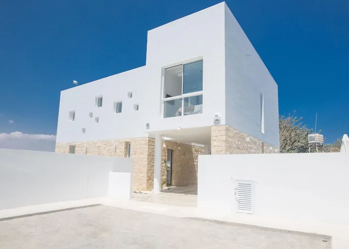 4-schlafzimmer-villa Mit Pool Im Zentrum Von By Interhome Protarász