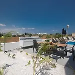 Feriehus 4-schlafzimmer-villa Mit Pool Im Zentrum Von By Interhome *