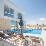 Feriehus 4-schlafzimmer-villa Mit Pool Im Zentrum Von By Interhome